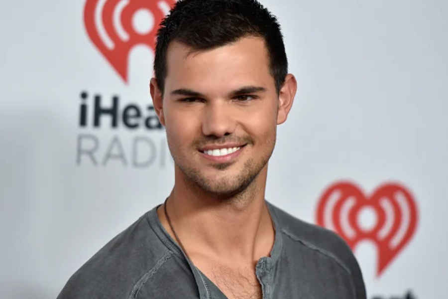 taylor lautner net worth